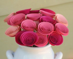 Como fazer flor de papel para decoração 01