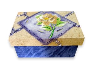 Caixa de MDF decorada com decoupage 001