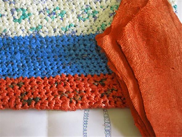 Saiba como fazer tapete de sacola plástica 002
