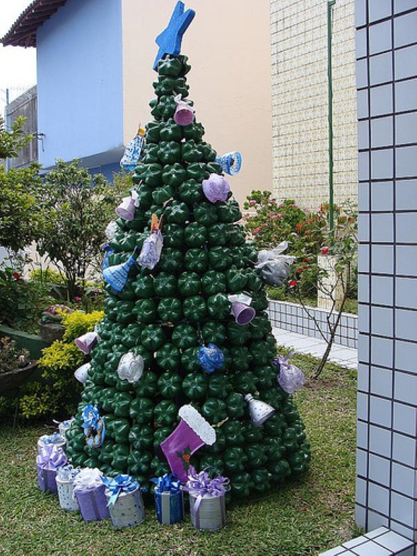 Árvore de Natal de material reciclado 014 Árvore de Natal de material reciclado 014