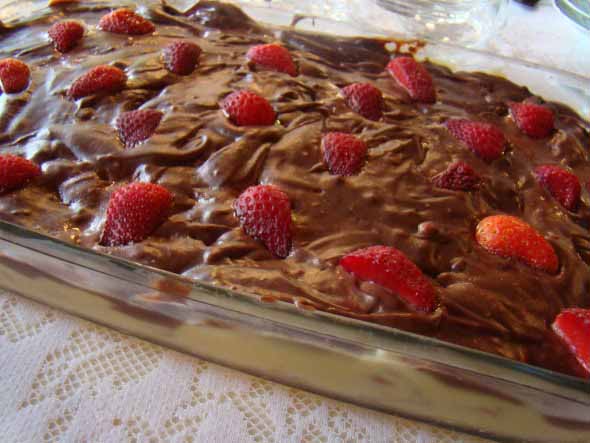 Receita de pavê de chocolate com frutas vermelhas Receita de pavê de chocolate com frutas vermelhas