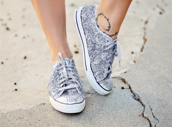 tenis customizado com pedras
