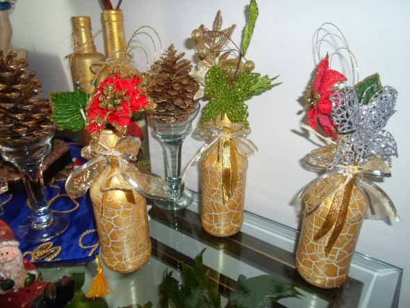 Decoração de final de ano com garrafas de vidro